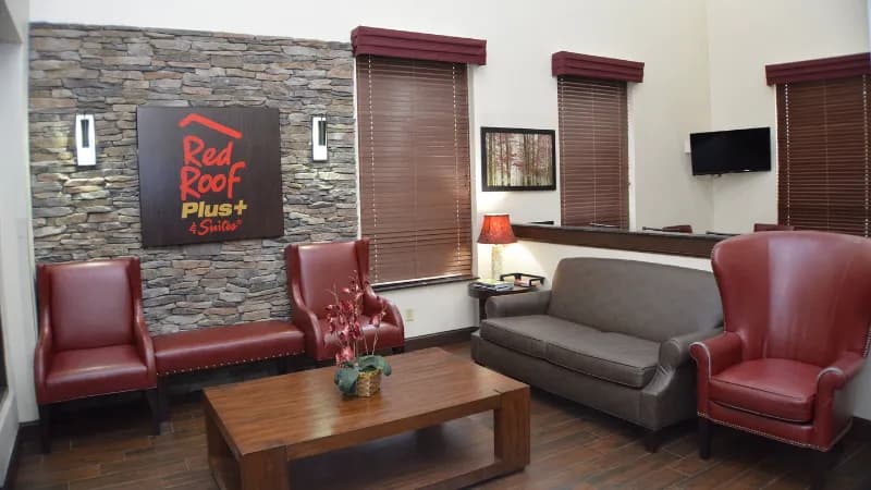 Red Roof PLUS+ & Suites Chattanooga – Downtown hotel photo 5