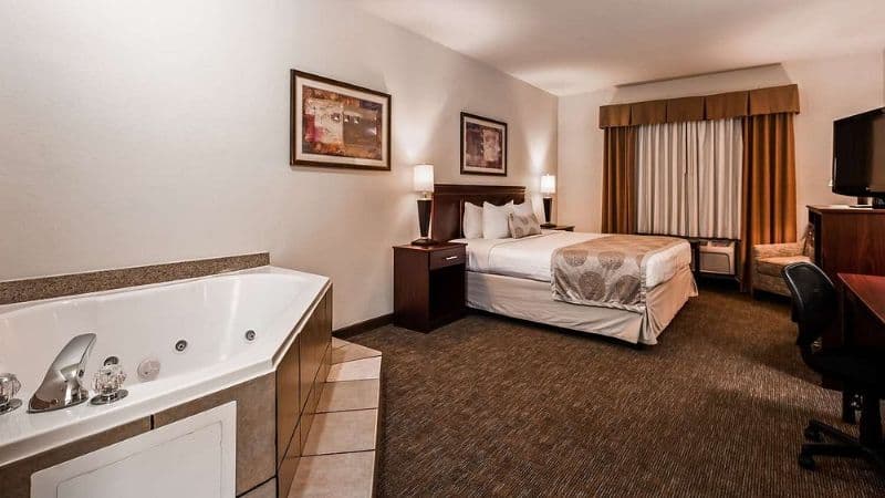 Best Western Jacksonville Inn Jacuzzi room