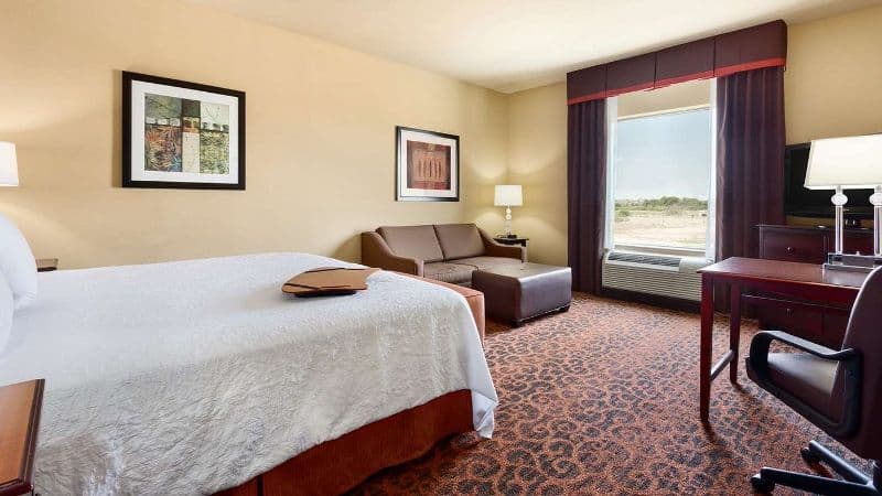 Hampton Inn & Suites Mission hotel photo 2