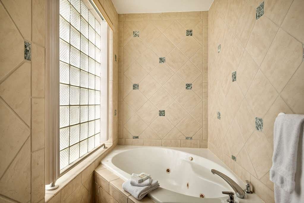 Hilton Garden Inn McAllen Airport Jacuzzi room