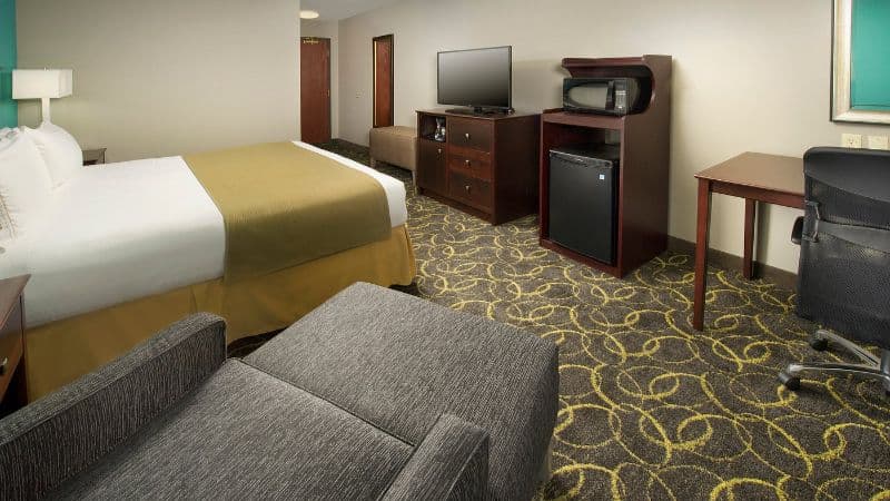 Holiday Inn Express & Suites DFW-Grapevine hotel photo 3