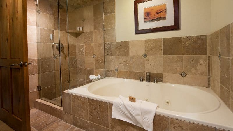 Grand Summit Hotel Jacuzzi room
