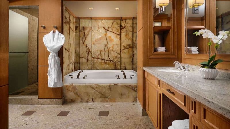Little America Hotel Jacuzzi room