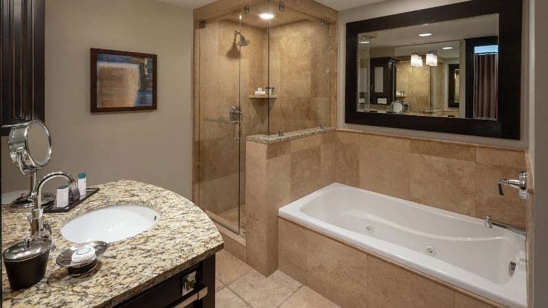 Waldorf Astoria Park City Jacuzzi room