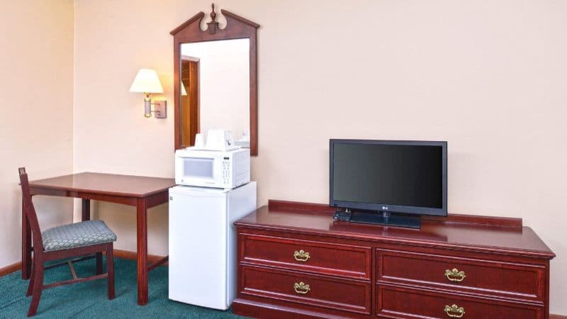 Americas Best Value Inn Plattsburgh hotel photo 3
