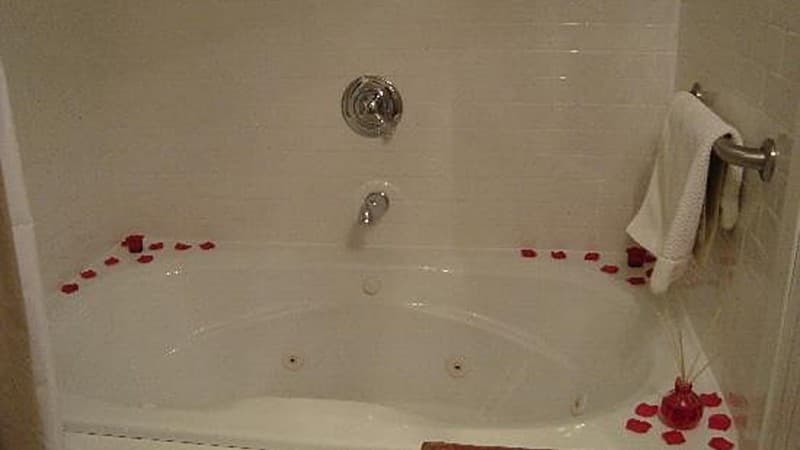 Deerhill Inn Jacuzzi room