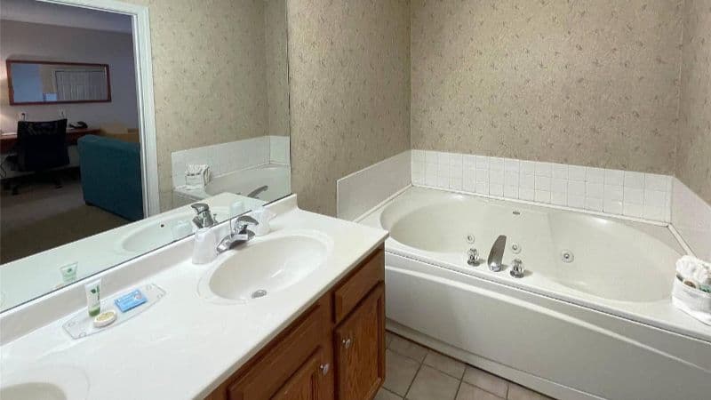 Smart Suites, Ascend Hotel Collection Jacuzzi room
