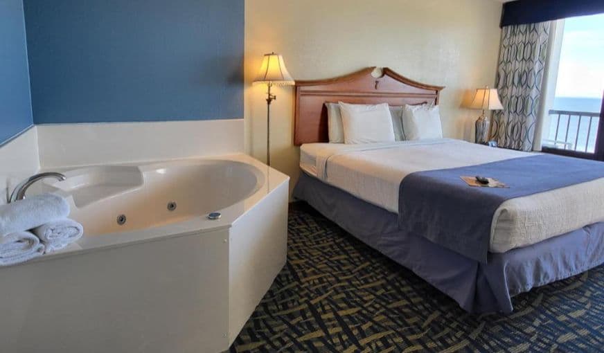 Capes Hotel Jacuzzi room