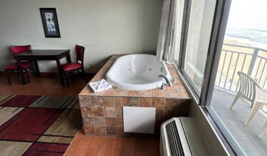 Sandcastle Resort Jacuzzi room