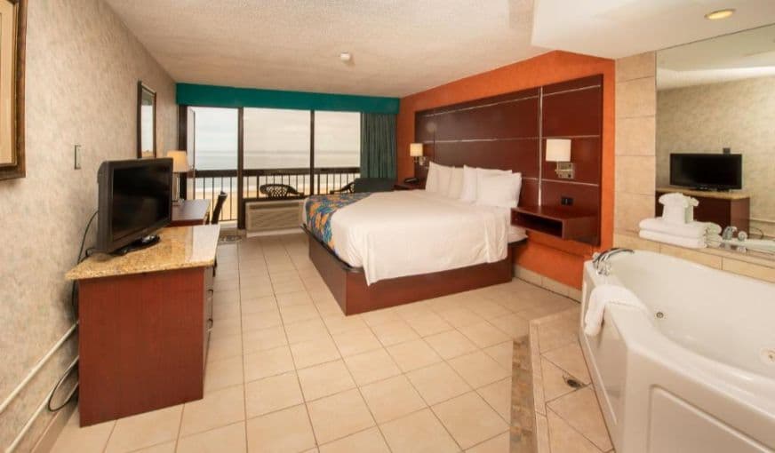 The Breakers Resort Inn Jacuzzi room