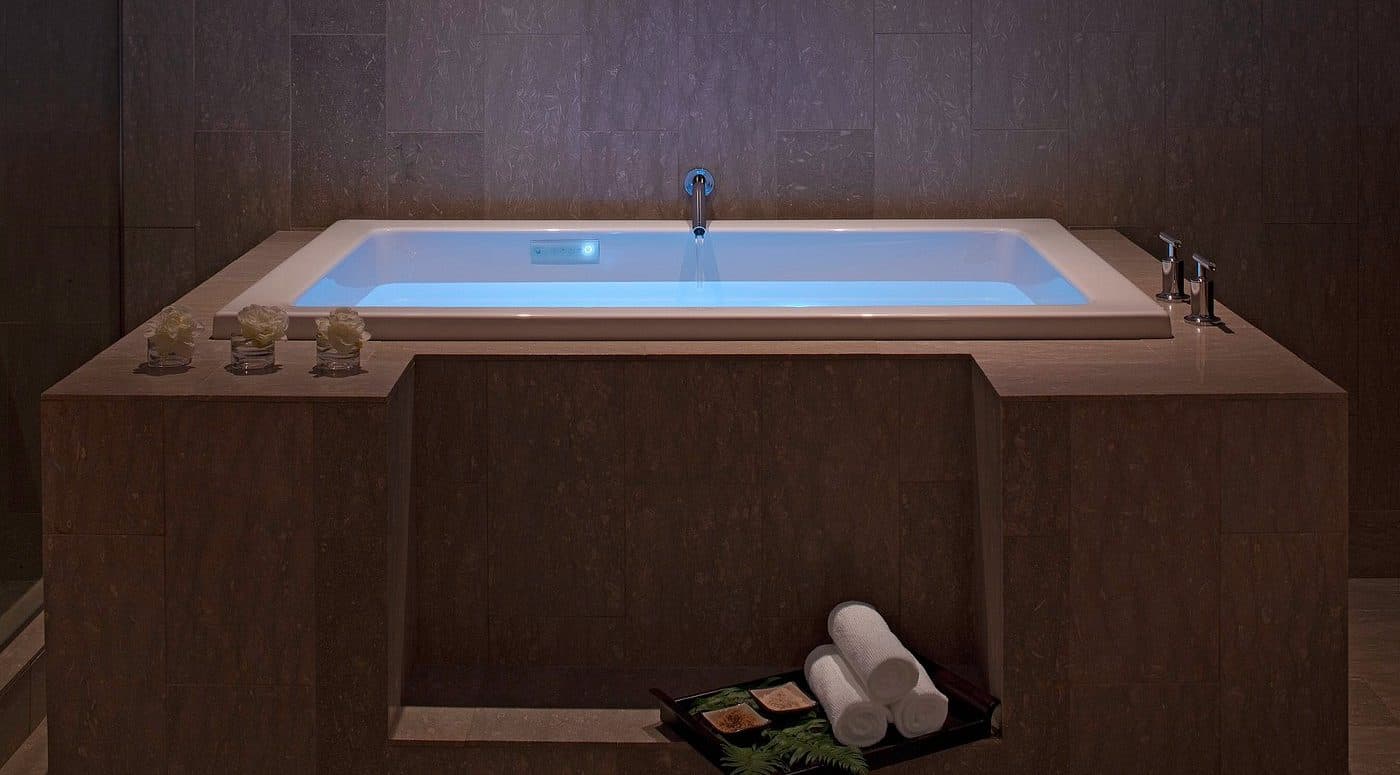 Hyatt At Olive 8 Jacuzzi room