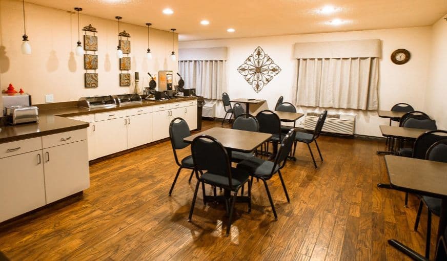 Ten Pin Inn & Suites hotel photo 4