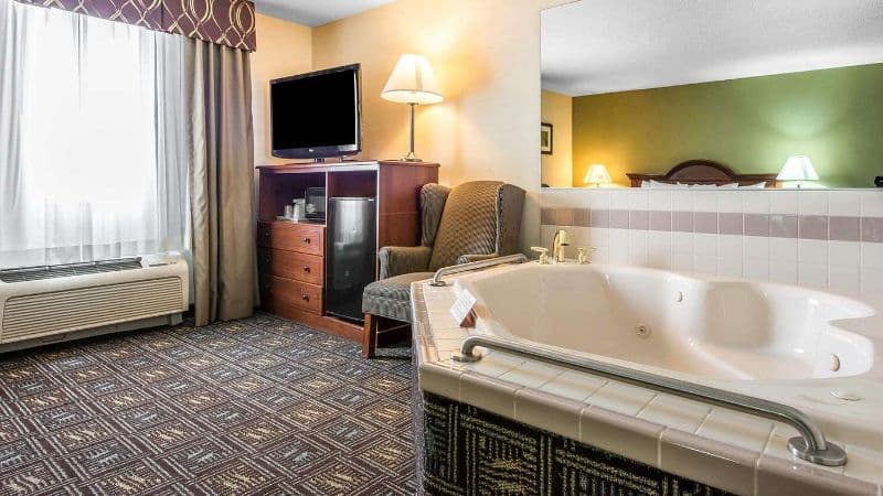 Comfort Inn Weirton hotel photo 2