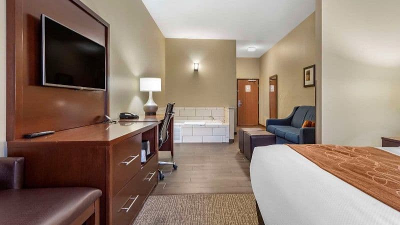 Comfort Suites Bridgeport – Clarksburg hotel photo 2