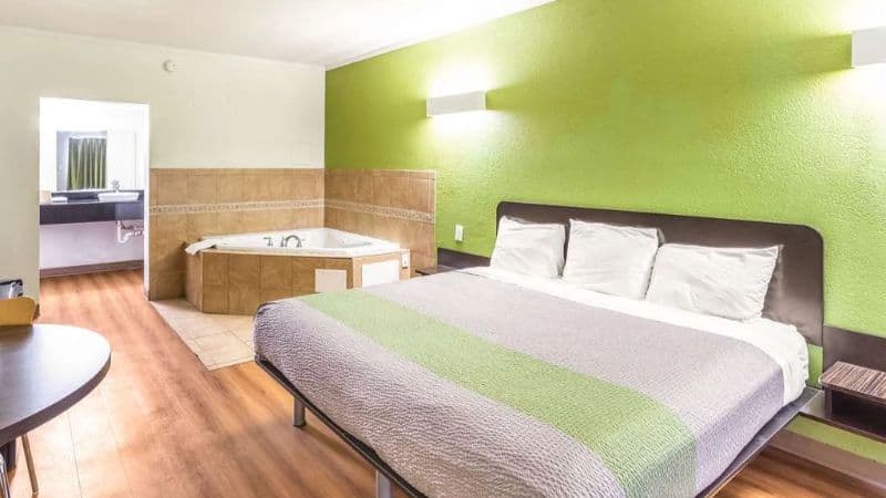 Motel 6 Huntington hotel photo 3