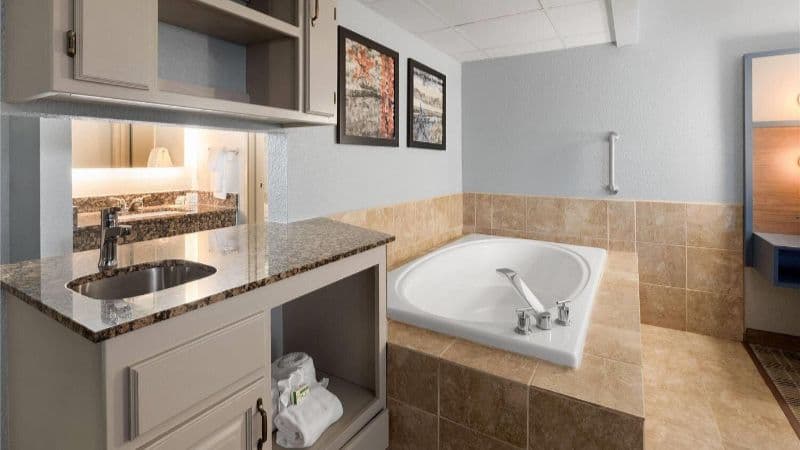 AmericInn by Wyndham Chippewa Falls hotel photo 3