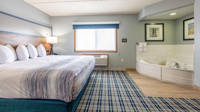 AmericInn by Wyndham Sturgeon Bay hotel photo 4