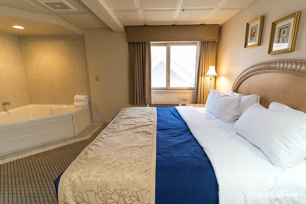 Bella Vista Suites Jacuzzi room