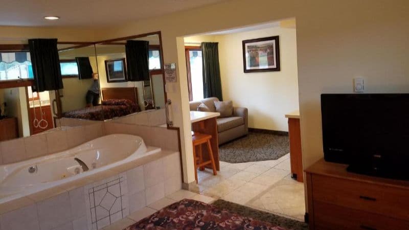 Black Hawk Motel & Suites hotel photo 4