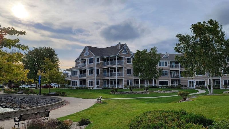 Bridgeport Waterfront Resort hotel photo 5