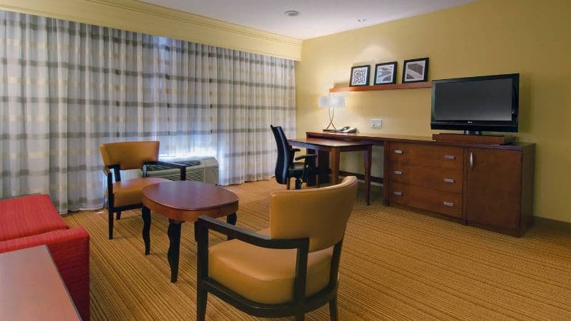 Courtyard by Marriott Madison East hotel photo 3