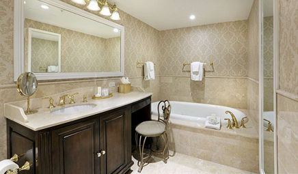 Madison Beach Hotel, Curio Collection by Hilton