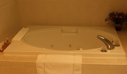 Maron Hotel & Suites