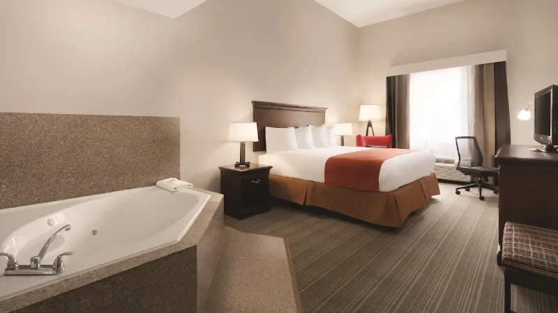 Country Inn & Suites by Radisson, St. Petersburg – Clearwater, FL