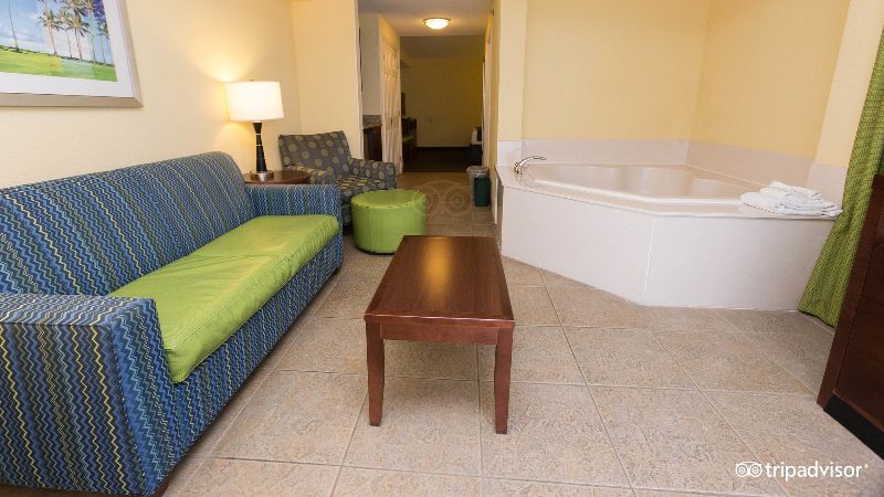 Holiday Inn & Suites Daytona Beach on the Ocean by IHG photo 1