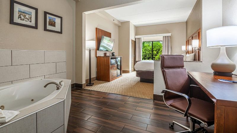 Comfort Suites Morrow- Atlanta South