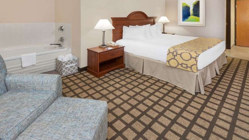 Baymont by Wyndham Galesburg photo 1