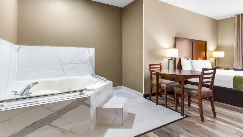 Comfort Suites photo 1