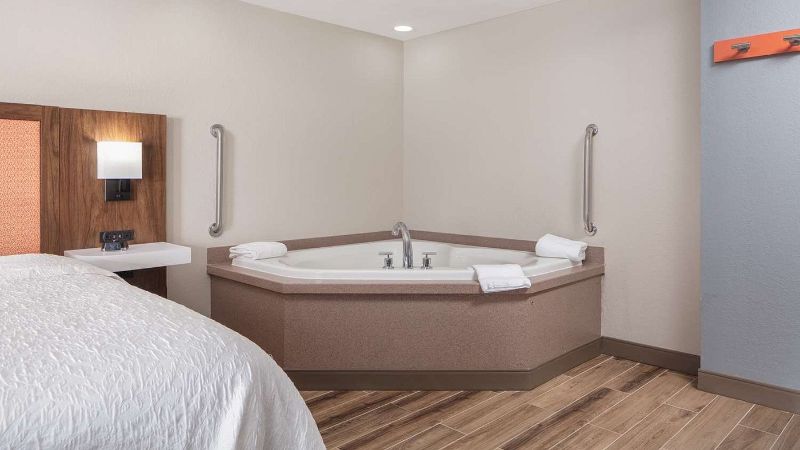 Hampton Inn Joliet – I-55 photo 1