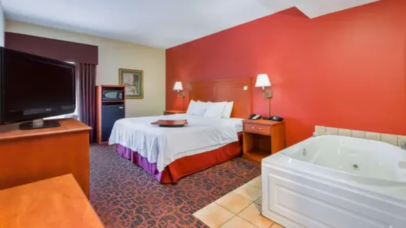Hampton Inn Marion photo 1