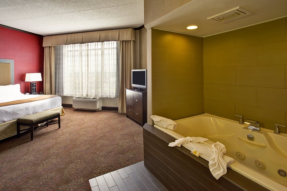 Holiday Inn & Suites Chicago Northwest – Elgin By IHG photo 1