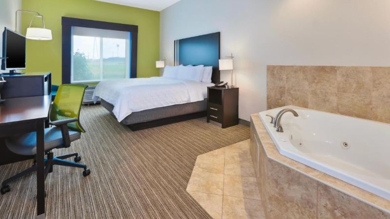 Holiday Inn Express & Suites Effingham photo 1