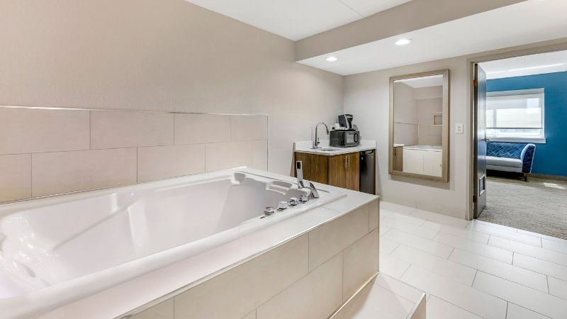 Holiday Inn Express Chicago-downers Grove By IHG