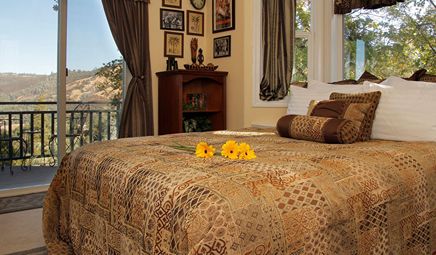 Riverview Mansion Hotel - King Suite with In-Room Whirlpool Tub