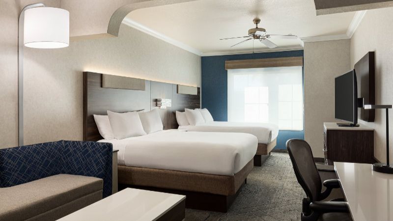 Super 8 by Wyndham Freeport - King Suite with In-Room Whirlpool Tub
