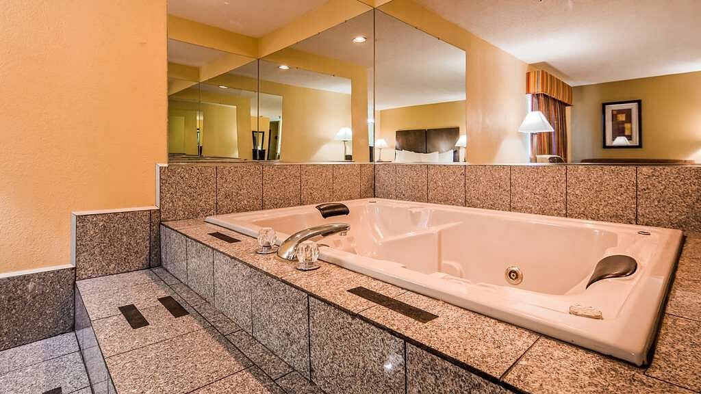 Best Western Muncie photo 1
