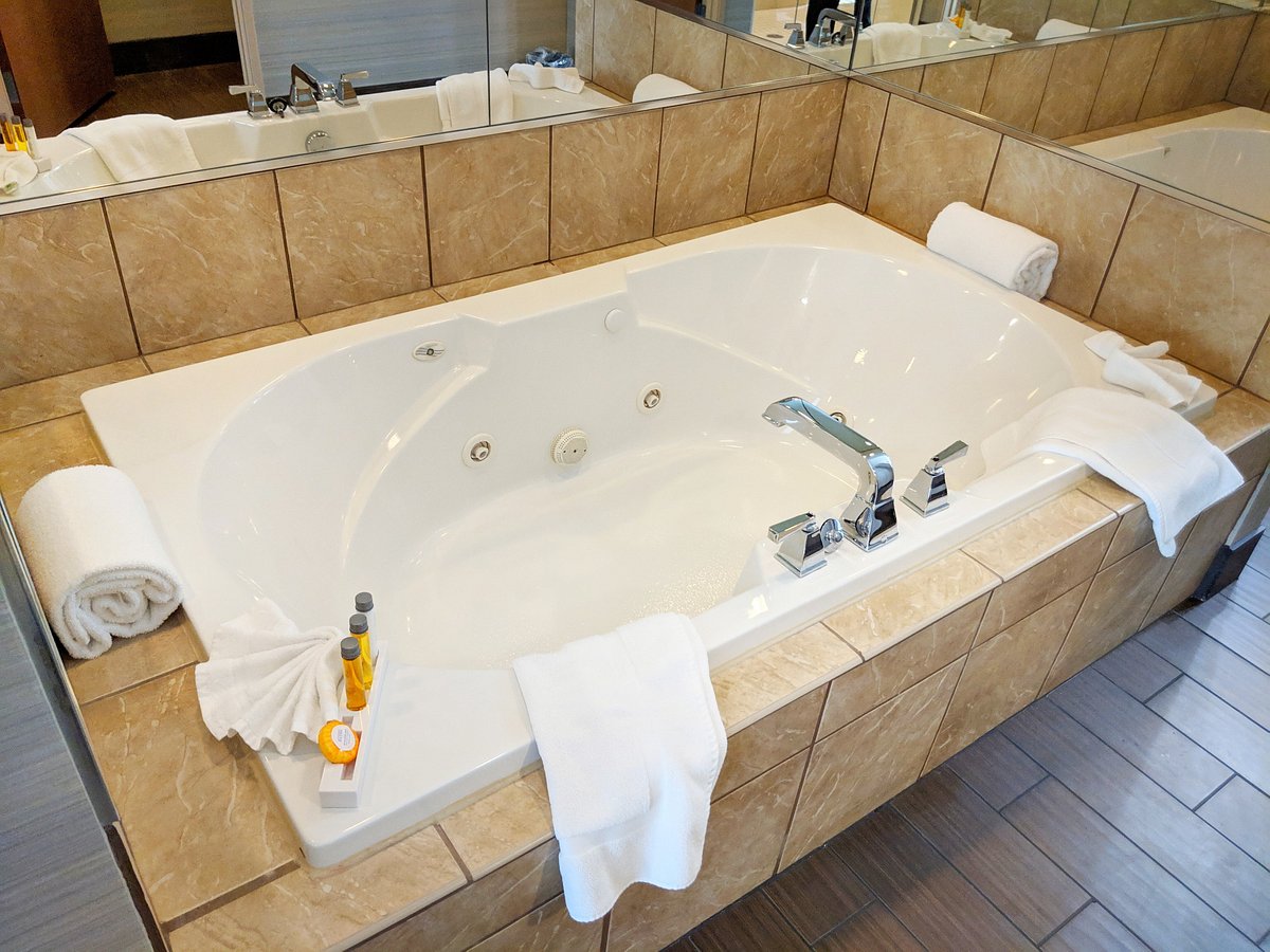 Holiday Inn Purdue – Fort Wayne, an IHG Hotel
