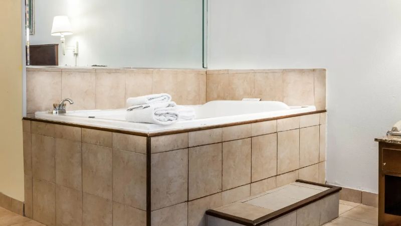 Quality Inn & Suites Lafayette I-65 photo 1