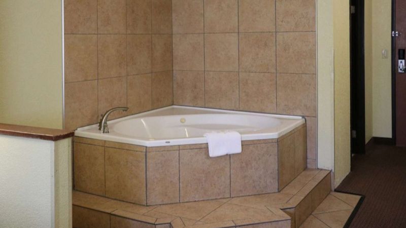 Quality Inn Evansville Eastland Area photo 1
