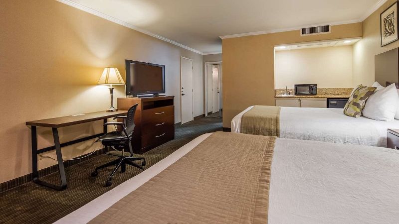 Red Roof Inn Indianapolis – Greenwood - King Suite with In-Room Whirlpool Tub
