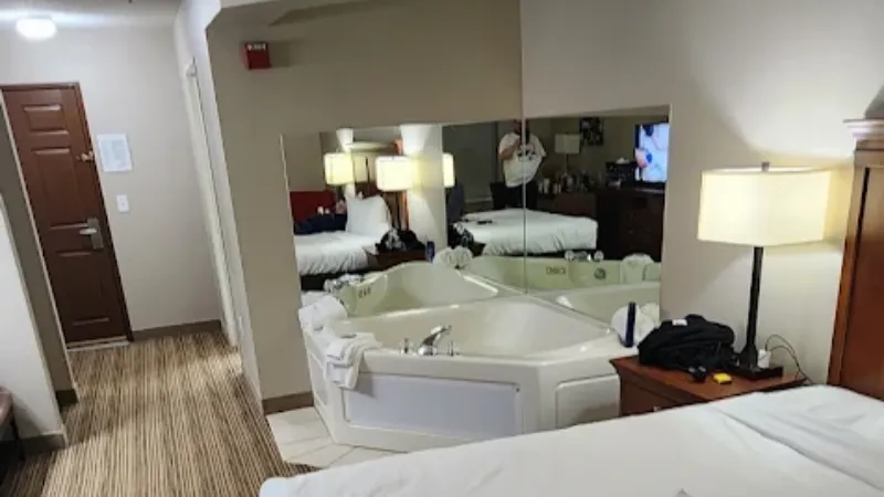 Country Inn & Suites by Radisson, Ames, IA photo 1