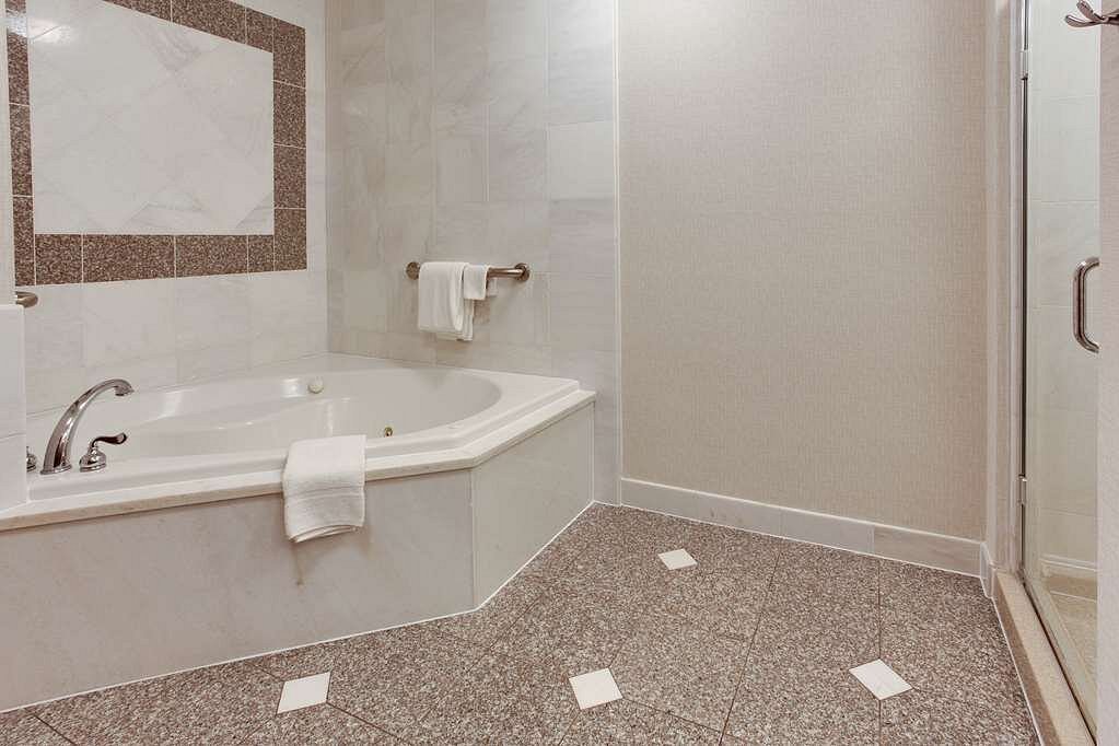 Drury Inn & Suites West Des Moines photo 1