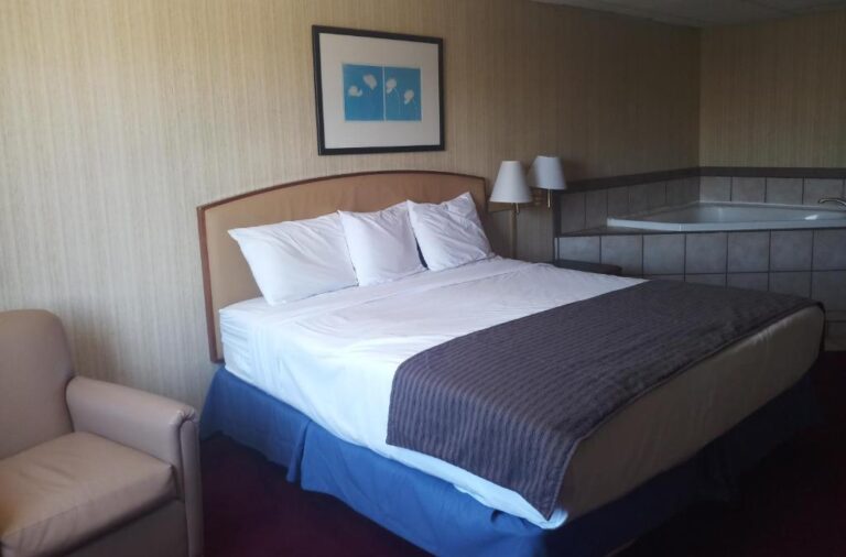 Travel Inn & Suites