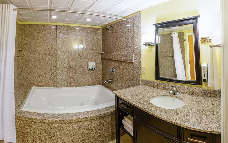 Asbury Inn & Suites photo 1