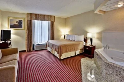 Quality Inn & Suites Somerset