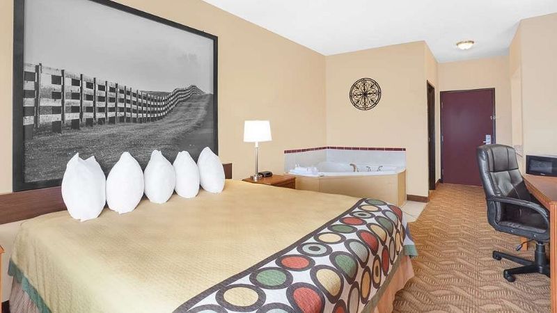 Super 8 by Wyndham Central City